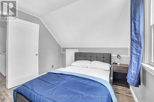 60 Eastman Avenue, London East (East N), ON - Indoor Photo Showing Bedroom