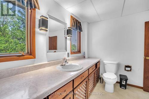 60 Eastman Avenue, London East (East N), ON - Indoor Photo Showing Bathroom