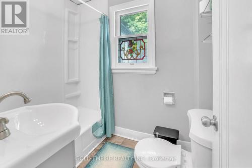 60 Eastman Avenue, London East (East N), ON - Indoor Photo Showing Bathroom