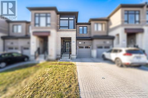 32 MOUNTAINSIDE CRESCENT  Whitby, ON L1R 0P5