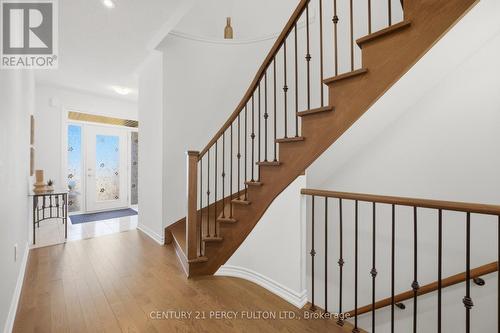 32 Mountainside Crescent, Whitby, ON - Indoor Photo Showing Other Room