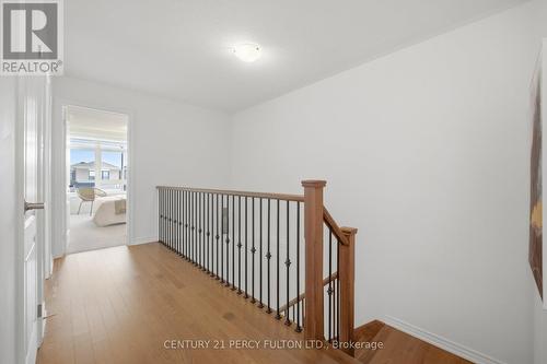 32 Mountainside Crescent, Whitby, ON - Indoor Photo Showing Other Room