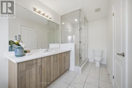 32 Mountainside Crescent, Whitby, ON - Indoor Photo Showing Bathroom