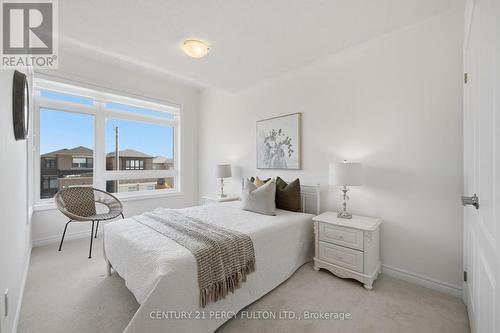 32 Mountainside Crescent, Whitby, ON - Indoor Photo Showing Bedroom