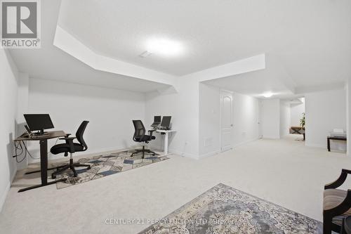 32 Mountainside Crescent, Whitby, ON - Indoor