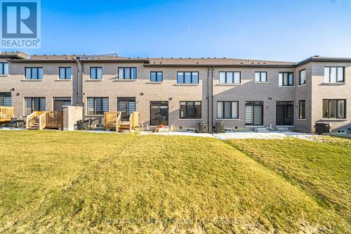 32 Mountainside Crescent, Whitby, ON - Outdoor