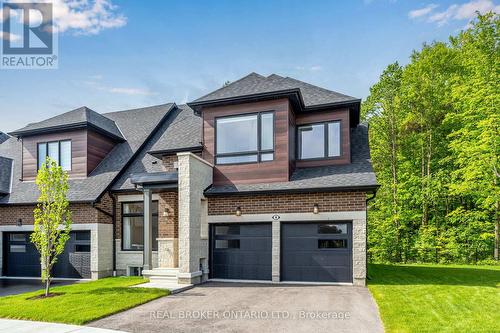 9 VERN ROBERTSON GATE  Uxbridge, ON L9P 0R9