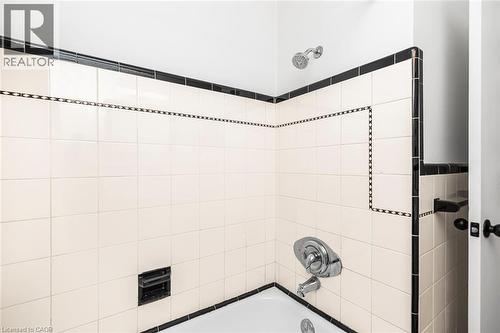 124 Broker Drive, Hamilton, ON - Indoor Photo Showing Bathroom