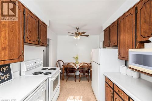 124 Broker Drive, Hamilton, ON - Indoor Photo Showing Kitchen