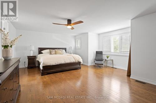 492 Country Club Crescent, Mississauga, ON - Indoor Photo Showing Bedroom