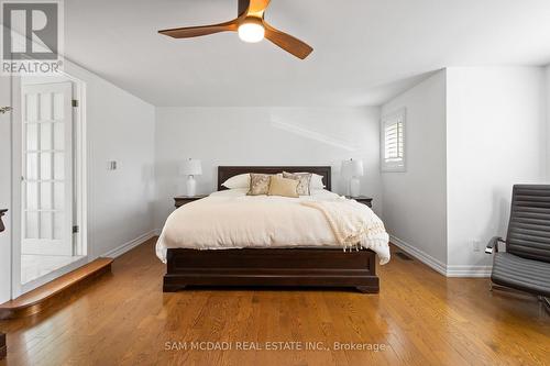 492 Country Club Crescent, Mississauga, ON - Indoor Photo Showing Bedroom