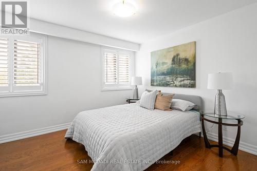 492 Country Club Crescent, Mississauga, ON - Indoor Photo Showing Bedroom