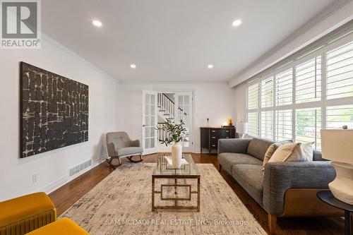 492 Country Club Crescent, Mississauga, ON - Indoor Photo Showing Living Room