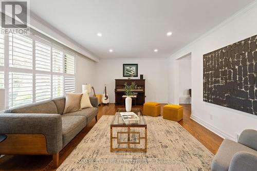 492 Country Club Crescent, Mississauga, ON - Indoor Photo Showing Living Room