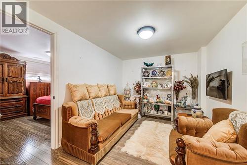 43 Southview Crescent, Cambridge, ON - Indoor Photo Showing Living Room