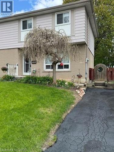 Spacious semi-detached home in a family-friendly neighbourhood - 1345 Colonsay Drive, Burlington, ON - Outdoor