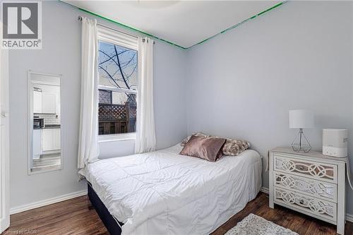 174 Rosslyn Avenue N, Hamilton, ON - Indoor Photo Showing Bedroom