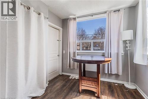 174 Rosslyn Avenue N, Hamilton, ON - Indoor