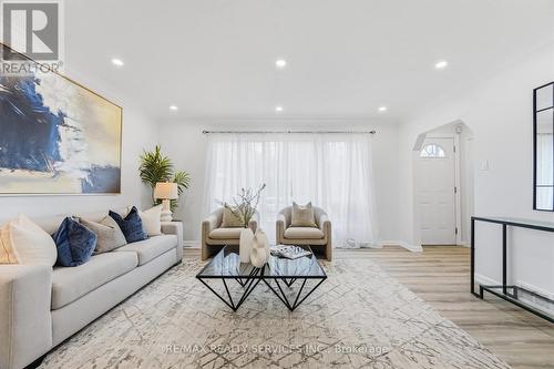 6 Bonnyview Drive, Toronto, ON - Indoor Photo Showing Living Room