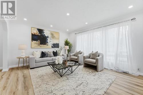 6 Bonnyview Drive, Toronto, ON - Indoor Photo Showing Living Room