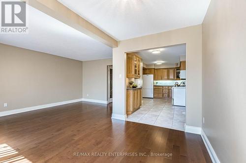 Great Flow to this main floor space - 3016 Rymal Road, Mississauga, ON - Indoor
