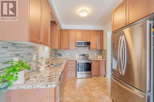 3243 Stoney Crescent, Mississauga, ON - Indoor Photo Showing Kitchen With Stainless Steel Kitchen With Double Sink