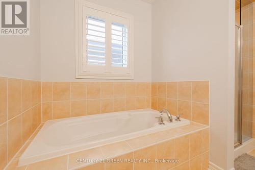 3243 Stoney Crescent, Mississauga, ON - Indoor Photo Showing Bathroom