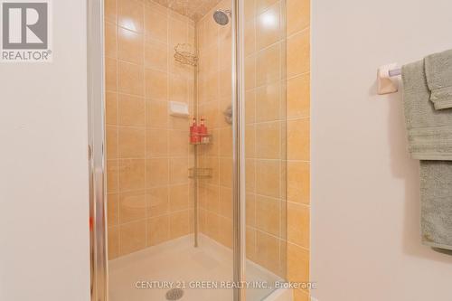 3243 Stoney Crescent, Mississauga, ON - Indoor Photo Showing Bathroom