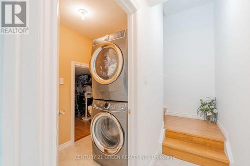 3243 Stoney Crescent, Mississauga, ON - Indoor Photo Showing Laundry Room