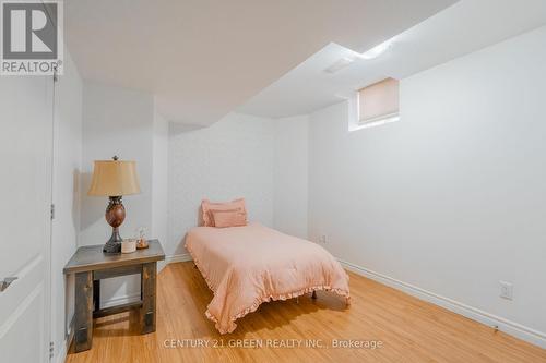 3243 Stoney Crescent, Mississauga, ON - Indoor Photo Showing Bedroom