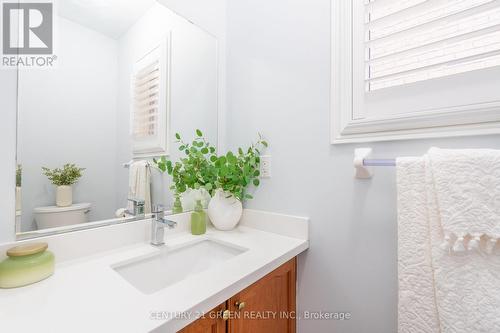 3243 Stoney Crescent, Mississauga, ON - Indoor Photo Showing Bathroom