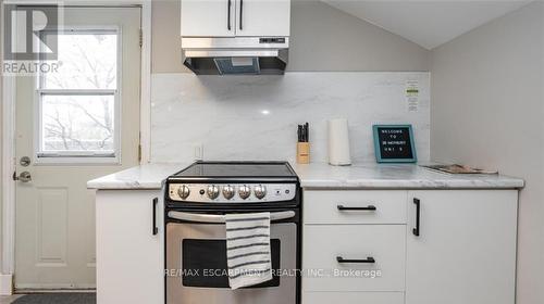 3 - 38 INCHBURY STREET , Hamilton, Ontario L8R 3B3 4