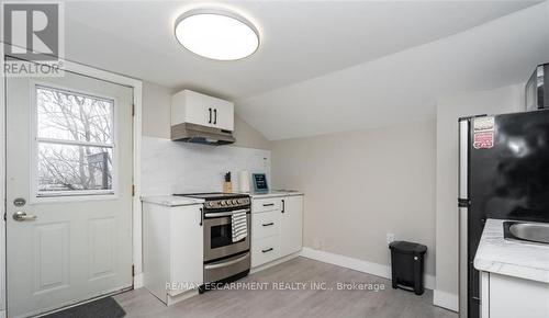 3 - 38 INCHBURY STREET , Hamilton, Ontario L8R 3B3 5