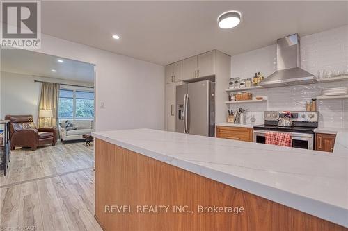 1141 Mohawk Road E, Hamilton, ON - Indoor Photo Showing Kitchen