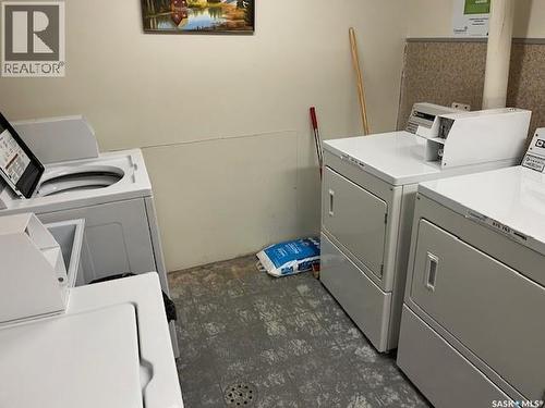 302 8Th Avenue Sw, Biggar, SK - Indoor Photo Showing Laundry Room