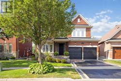 12 BRANTHAVEN COURT  Whitby, ON L1M 0B2