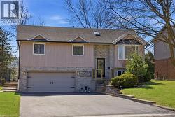 303 ORKNEY Street W  Caledonia, ON N3W 1A3