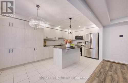 302 Jean Landing, Milton, ON - Indoor Photo Showing Kitchen