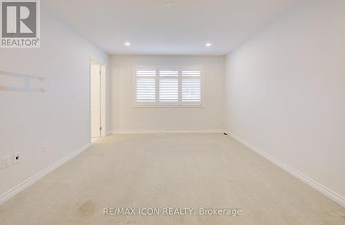 302 Jean Landing, Milton, ON - Indoor Photo Showing Other Room