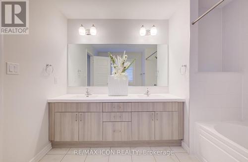 302 Jean Landing, Milton, ON - Indoor Photo Showing Bathroom