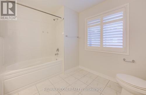 302 Jean Landing, Milton, ON - Indoor Photo Showing Bathroom