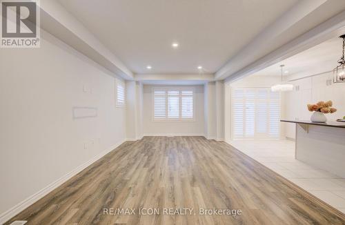 302 Jean Landing, Milton, ON - Indoor Photo Showing Other Room
