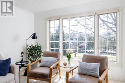 258 Shoreacres Road, Burlington, ON - Indoor Photo Showing Living Room