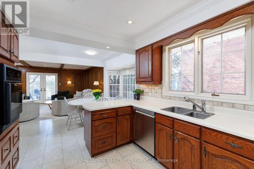 258 Shoreacres Road, Burlington, ON - Indoor Photo Showing Kitchen With Double Sink