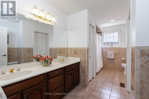 258 Shoreacres Road, Burlington, ON - Indoor Photo Showing Bathroom