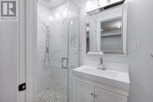 258 Shoreacres Road, Burlington, ON - Indoor Photo Showing Bathroom