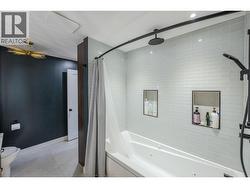 Main bathroom - 