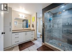2nd bathroom - 