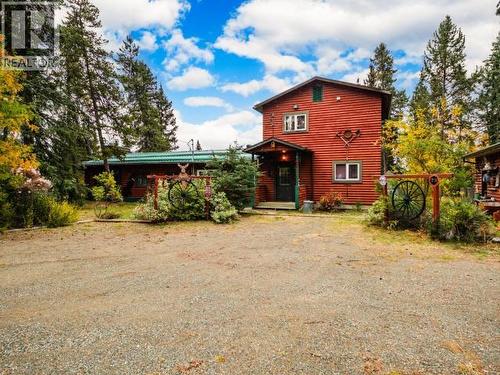 16 DEADEND ROAD  Whitehorse South, YT Y0B 1T0