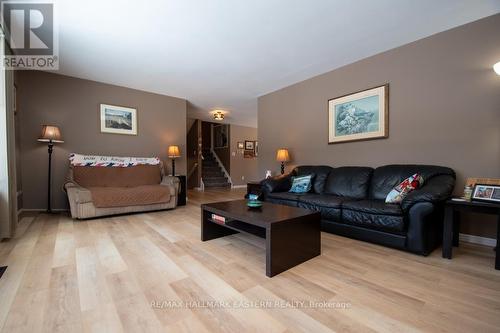 1079 Rock Road, Douro-Dummer, ON - Indoor Photo Showing Living Room